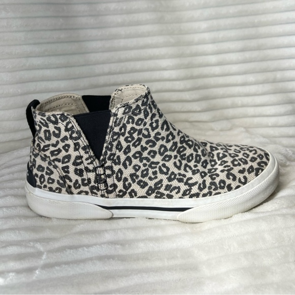 SPERRY CHEETAH PRINT HIGH TOPS